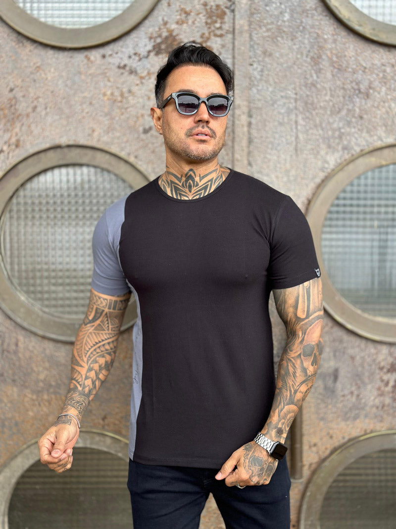 Camiseta Preta Recorte Cinza Cotton Volk Culture Frase