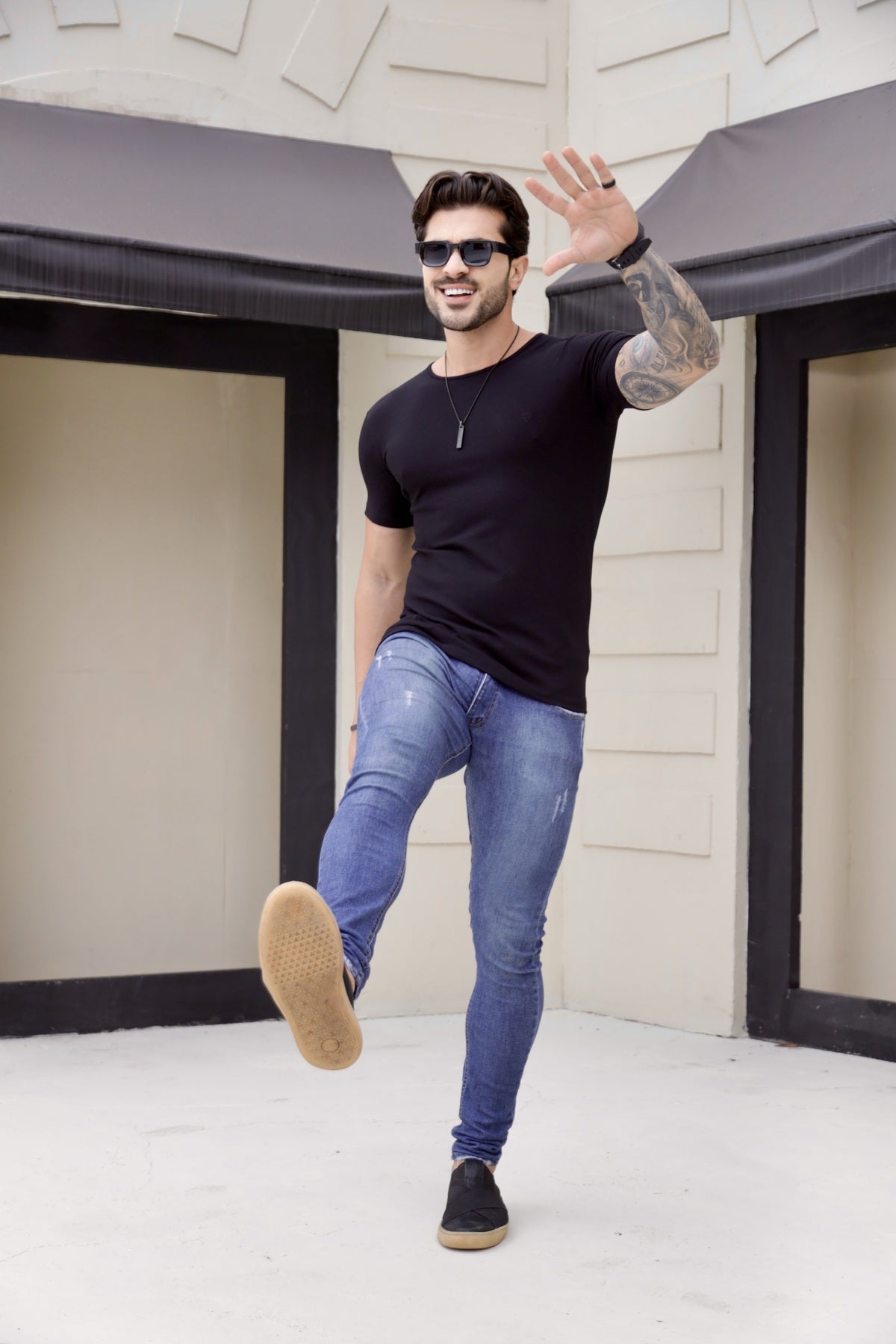 Camiseta Básica Cotton Preta Volk Culture