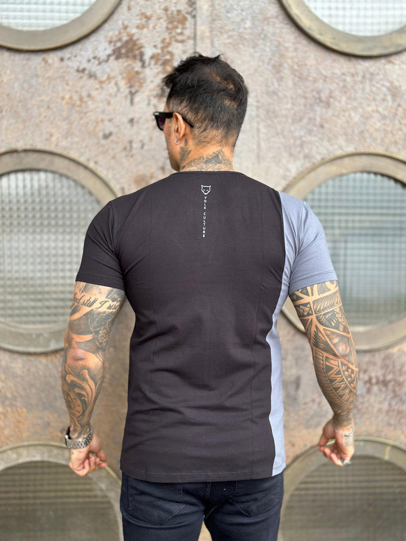 Camiseta Preta Recorte Cinza Cotton Volk Culture Frase