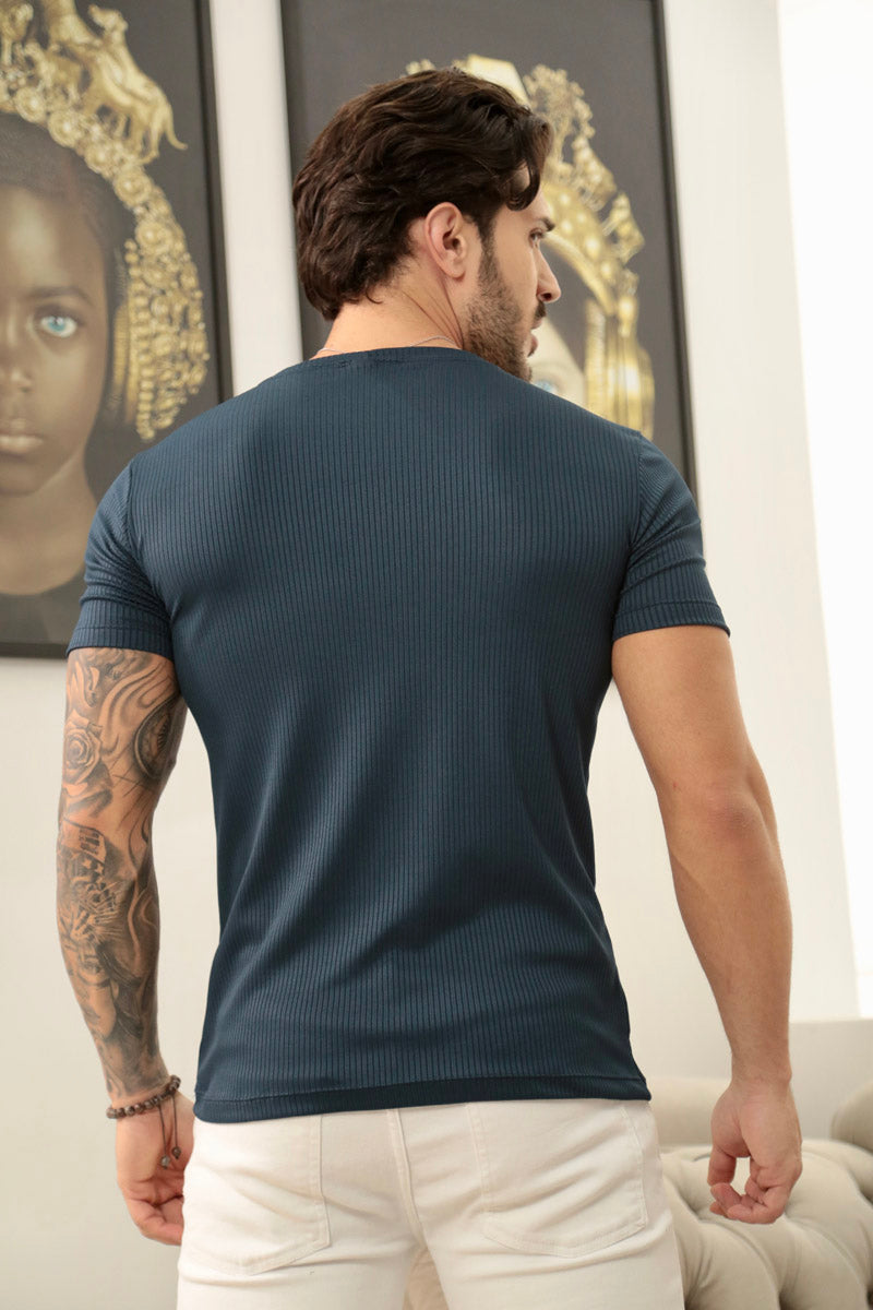 Camiseta Canelada Azul Marinho Logo Metal Volk Culture Supreme