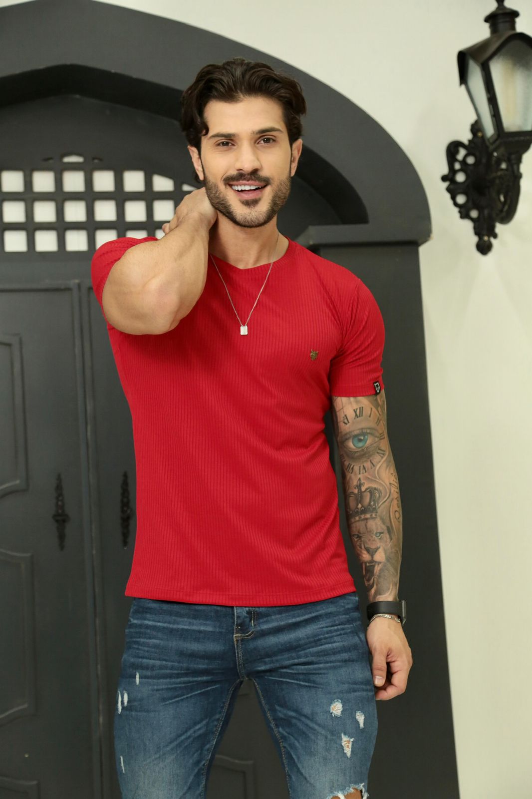 Camiseta Canelada Vermelha Logo Metal Volk Culture Supreme