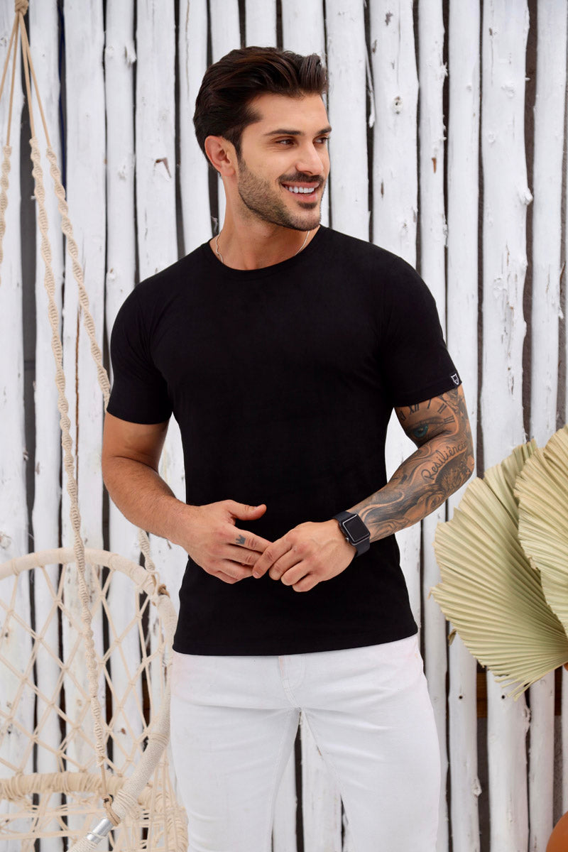 Camiseta Premium Masculina Suede Preta Volk Culture