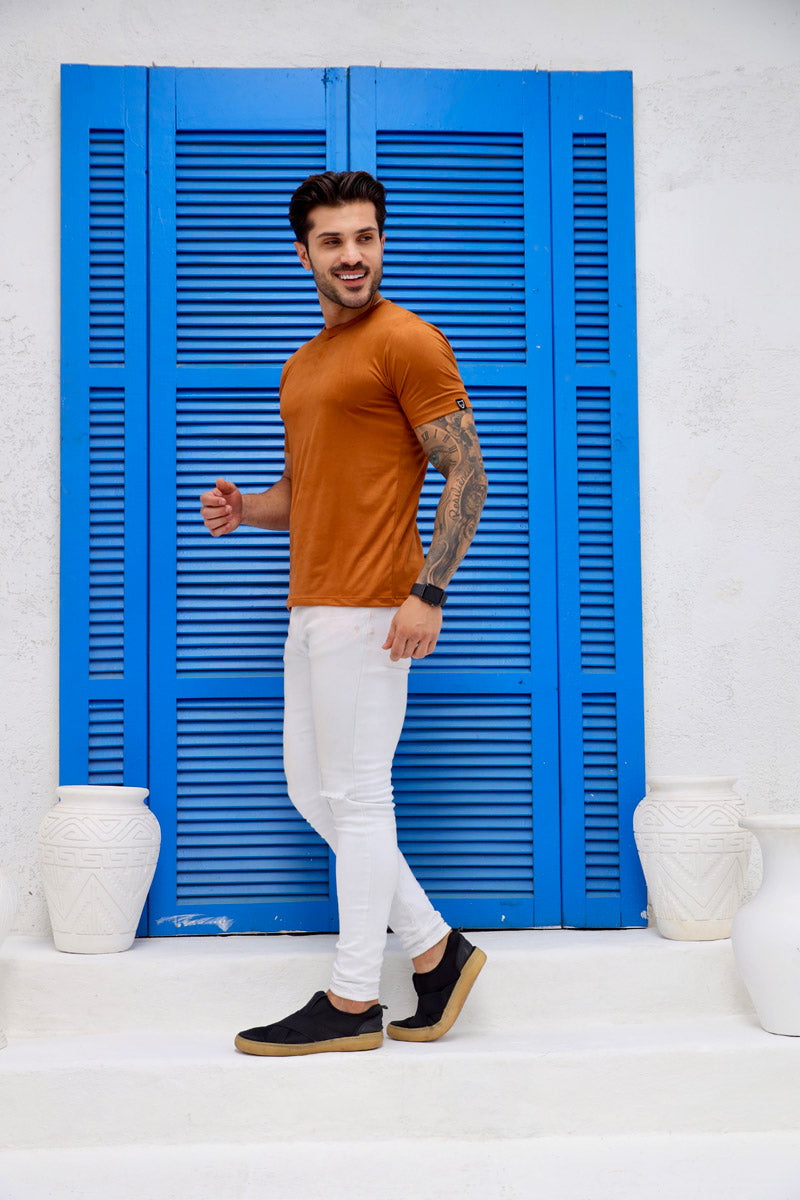 Camiseta Premium Masculina Suede Marrom Claro Volk Culture