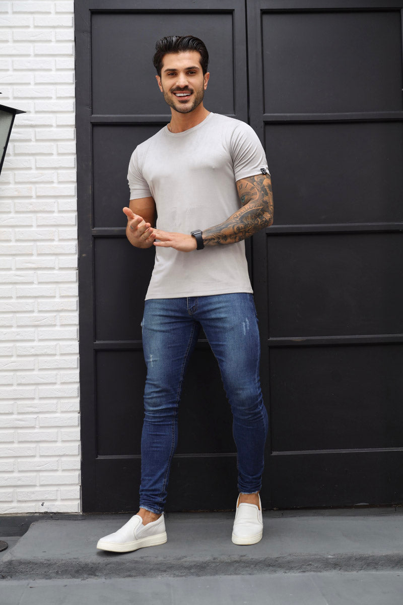 Camiseta Premium Masculina Suede Cinza Claro Volk Culture