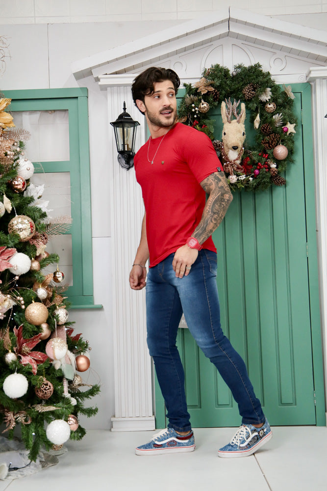 Camiseta Canelada Vermelha Logo Metal Volk Culture Supreme