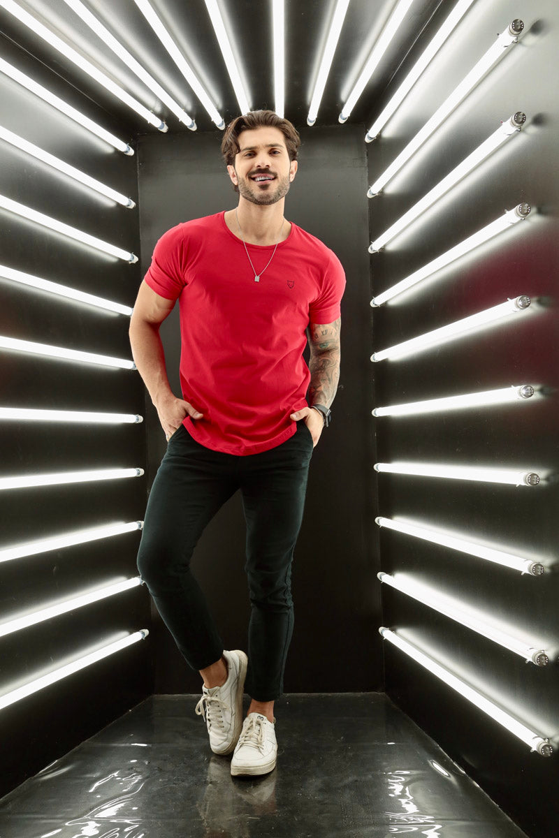 Camiseta Long Line Volk Culture Vermelha