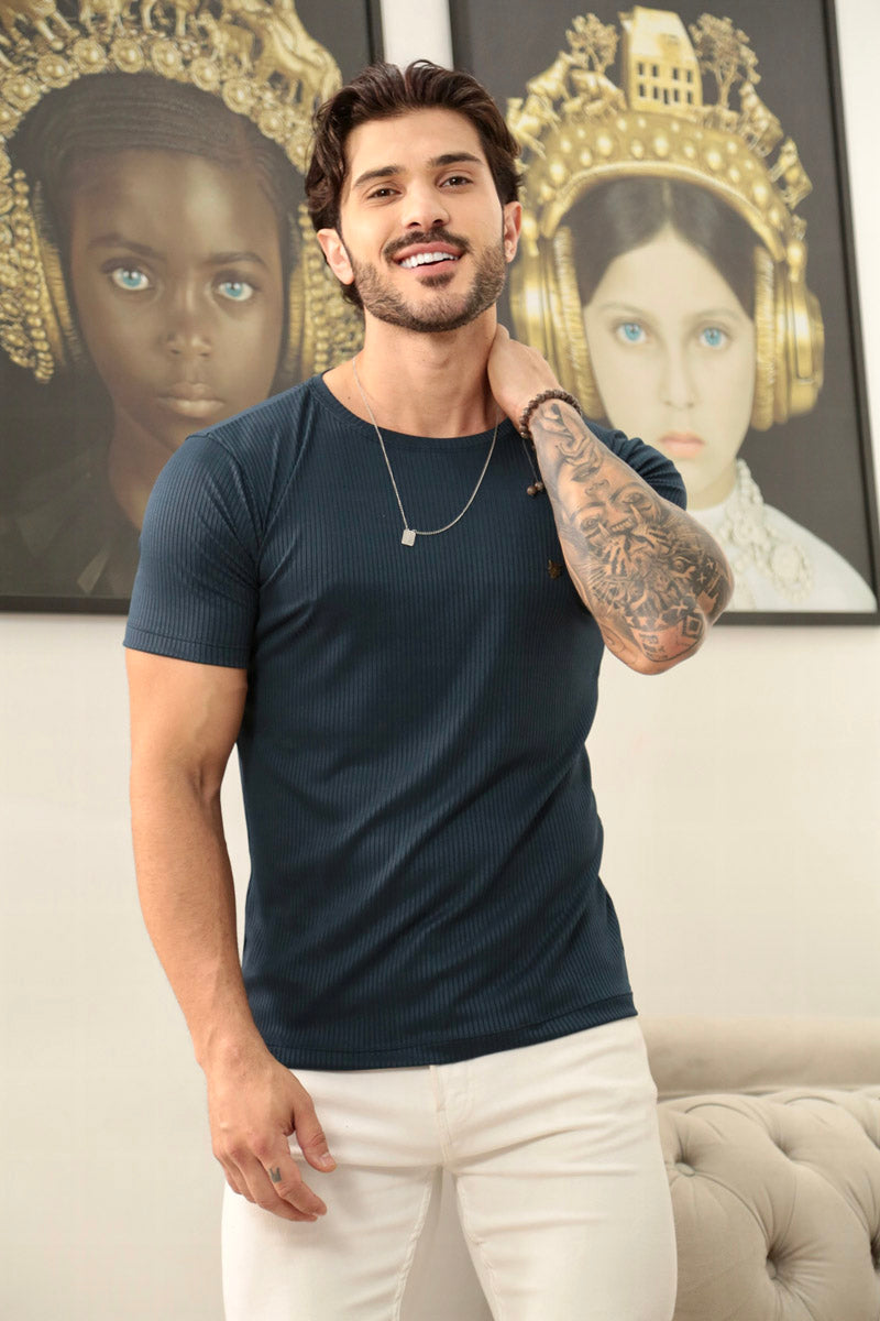 Camiseta Canelada Azul Marinho Logo Metal Volk Culture Supreme