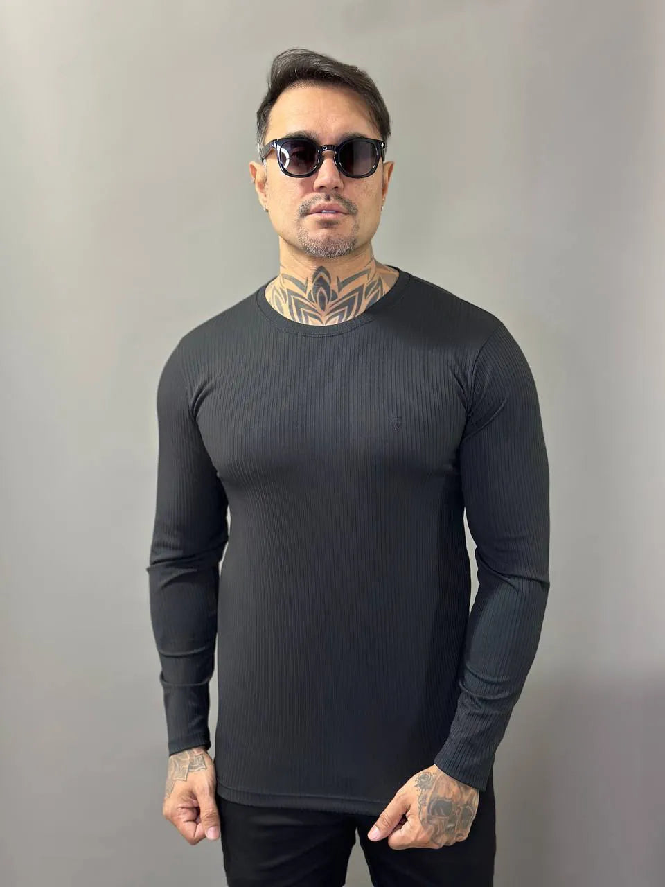 Camisa Canelada Manga Longa Preta Volk Culture