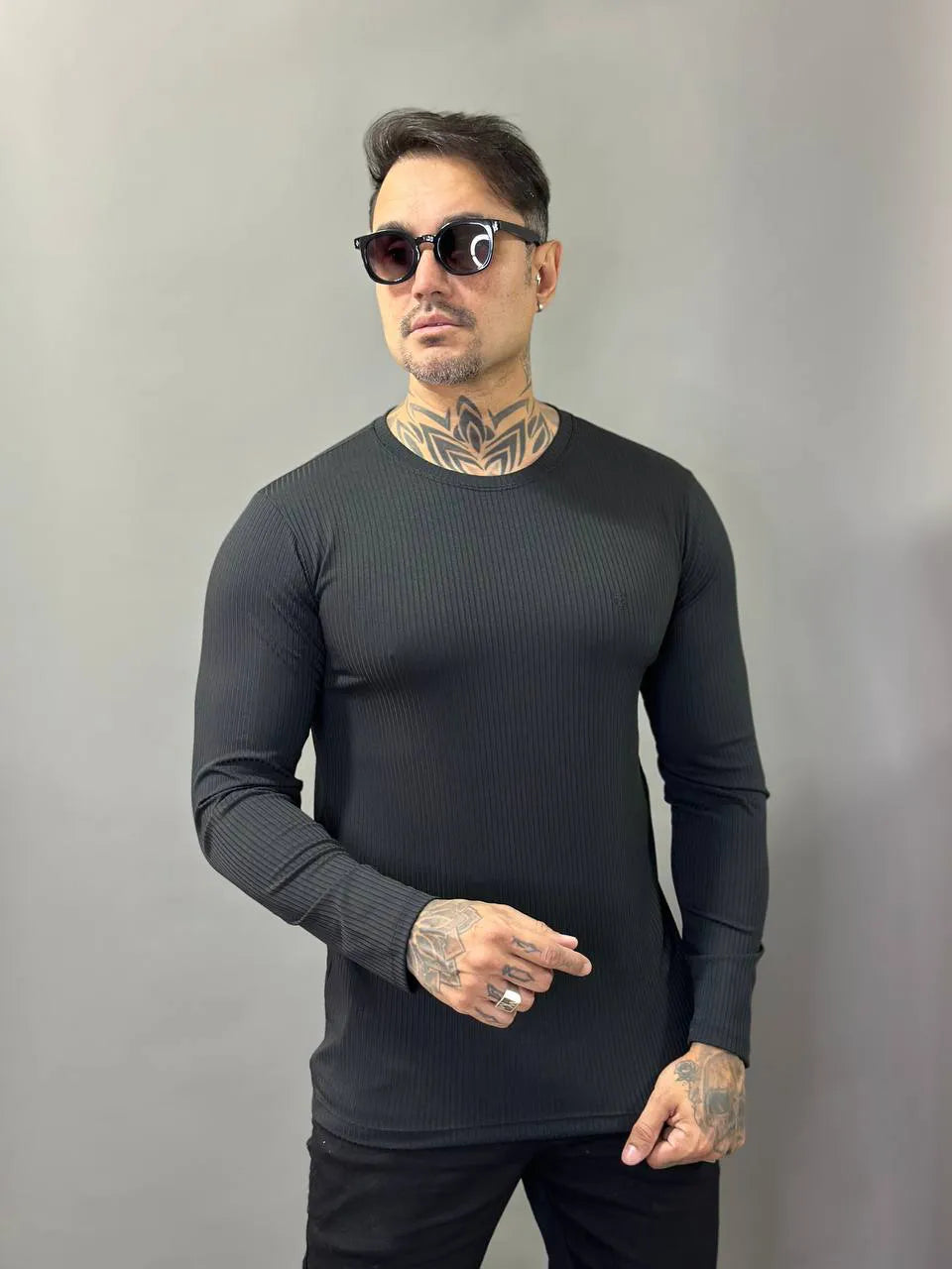 Camisa Canelada Manga Longa Preta Volk Culture