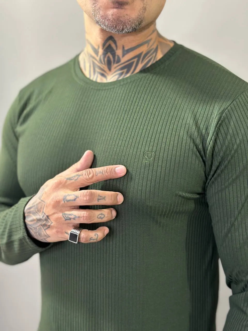 Camisa Canelada Manga Longa Verde Militar Volk Culture