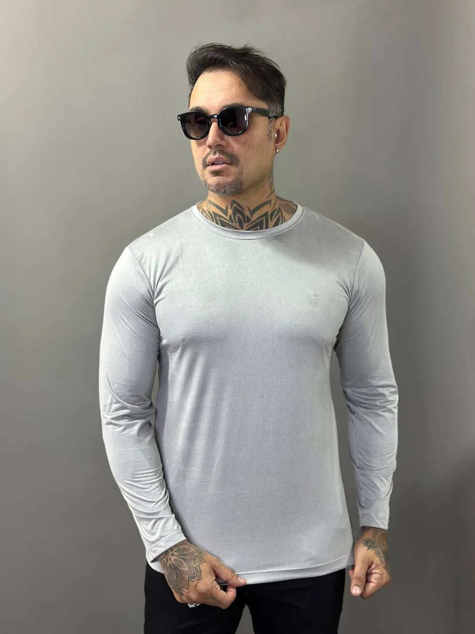 Camiseta Manga Longa Volk Culture Cinza Claro Suede