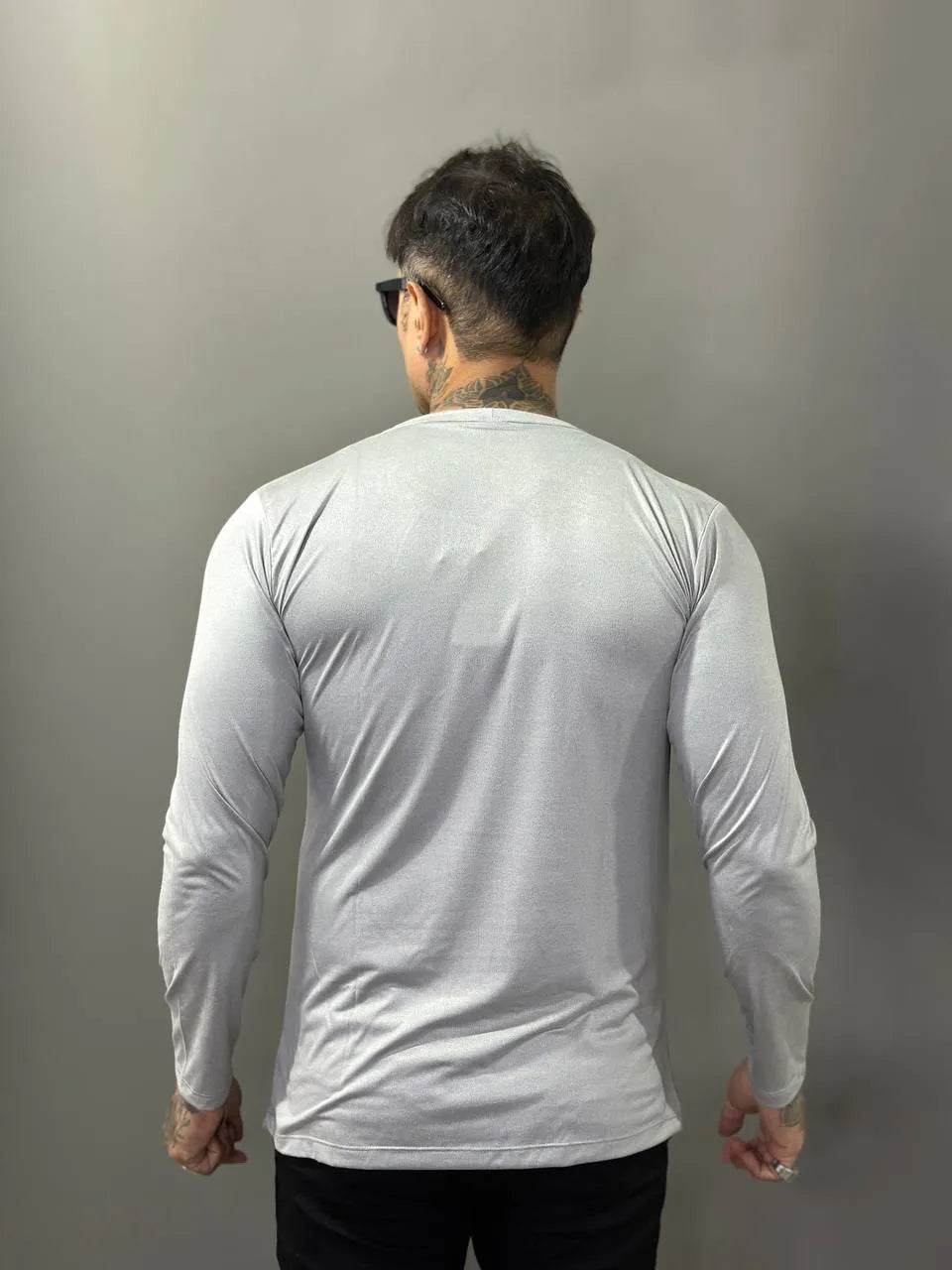 Camiseta Manga Longa Volk Culture Cinza Claro Suede