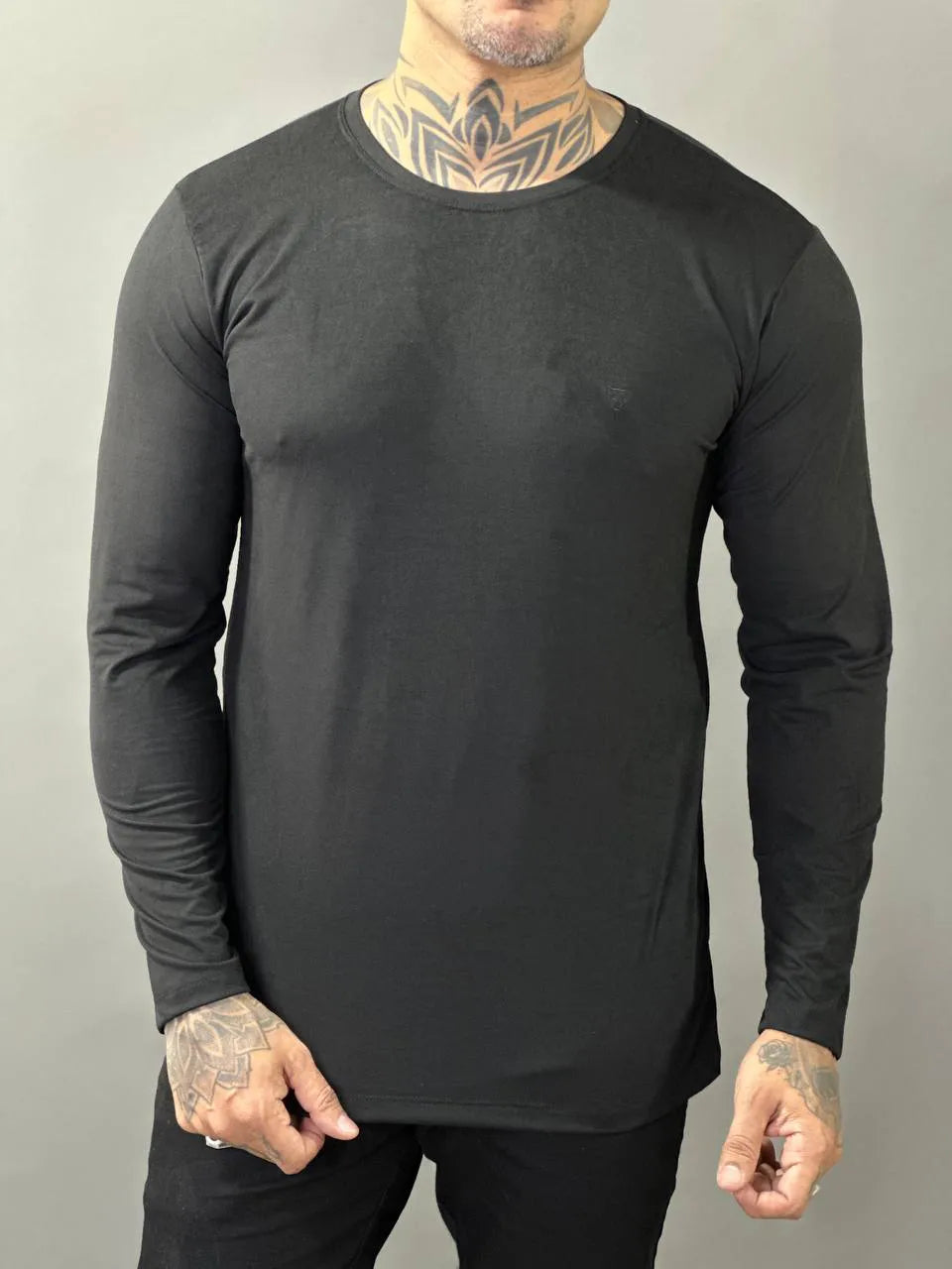 Camiseta Manga Longa Volk Culture Preto Suede