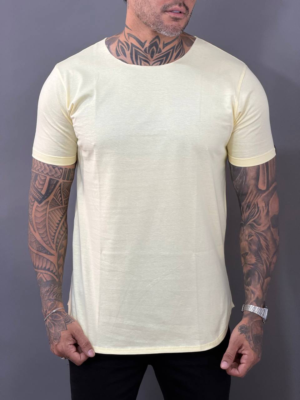 Camiseta Long Line Volk Culture Amarelo Bebê Gola Canoa - Harpia Moda Masculina