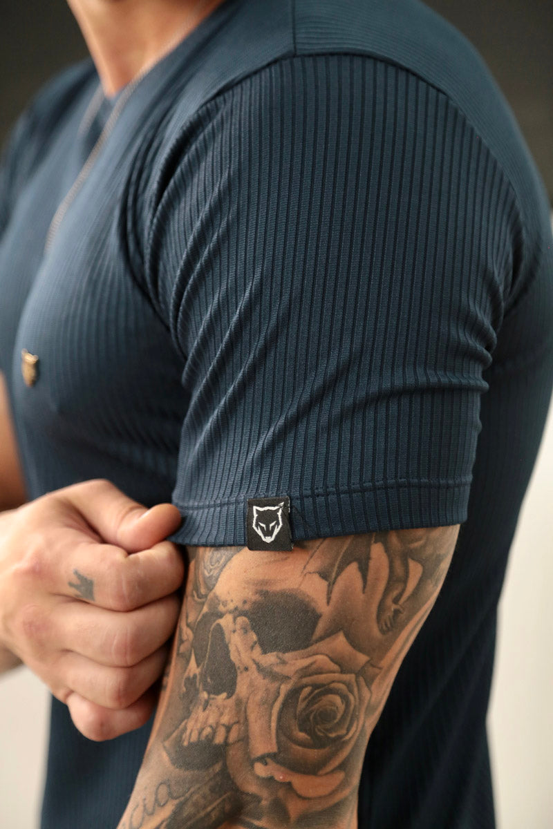 Camiseta Canelada Azul Marinho Logo Metal Volk Culture Supreme