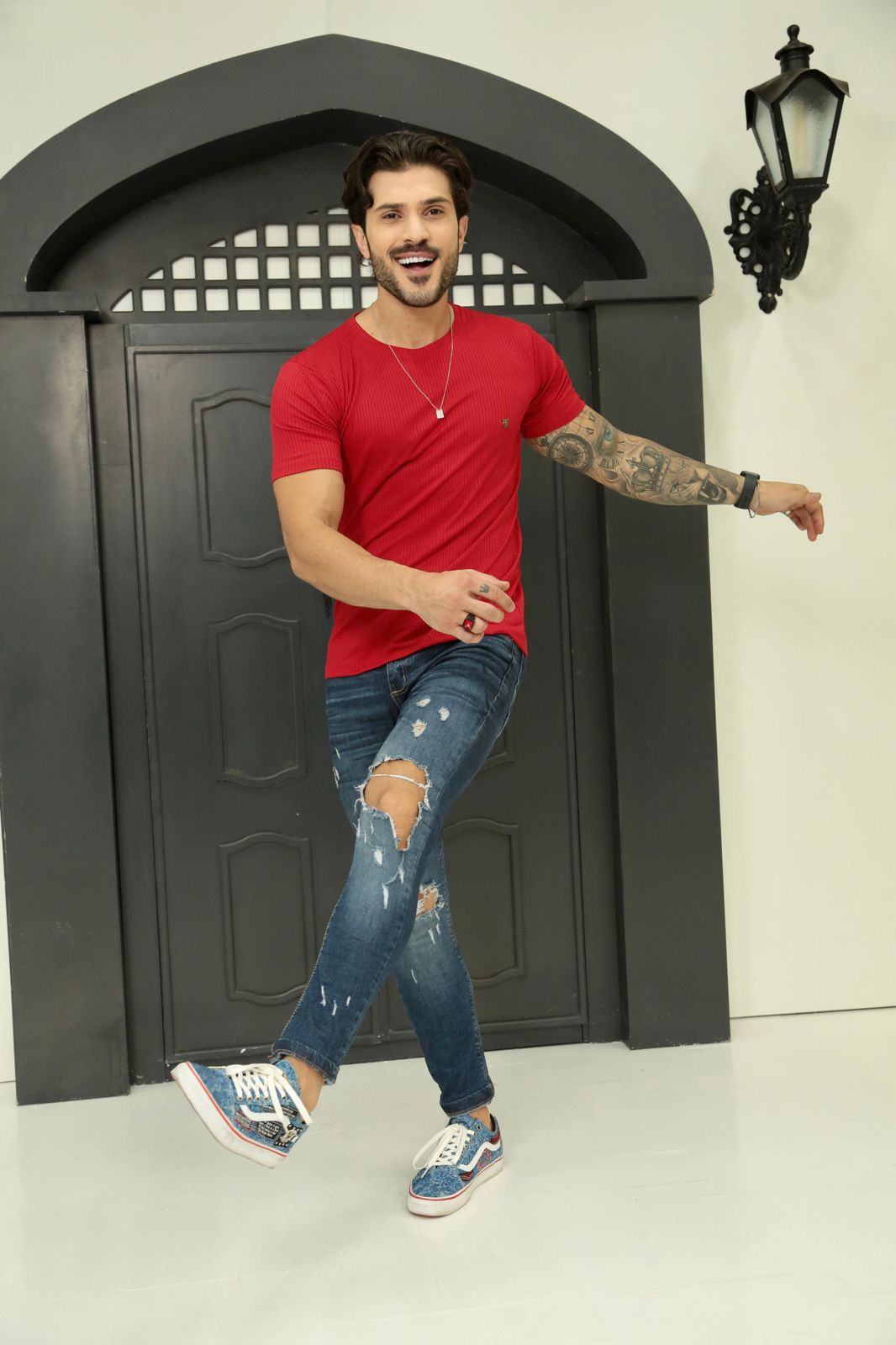 Camiseta Canelada Vermelha Logo Metal Volk Culture Supreme