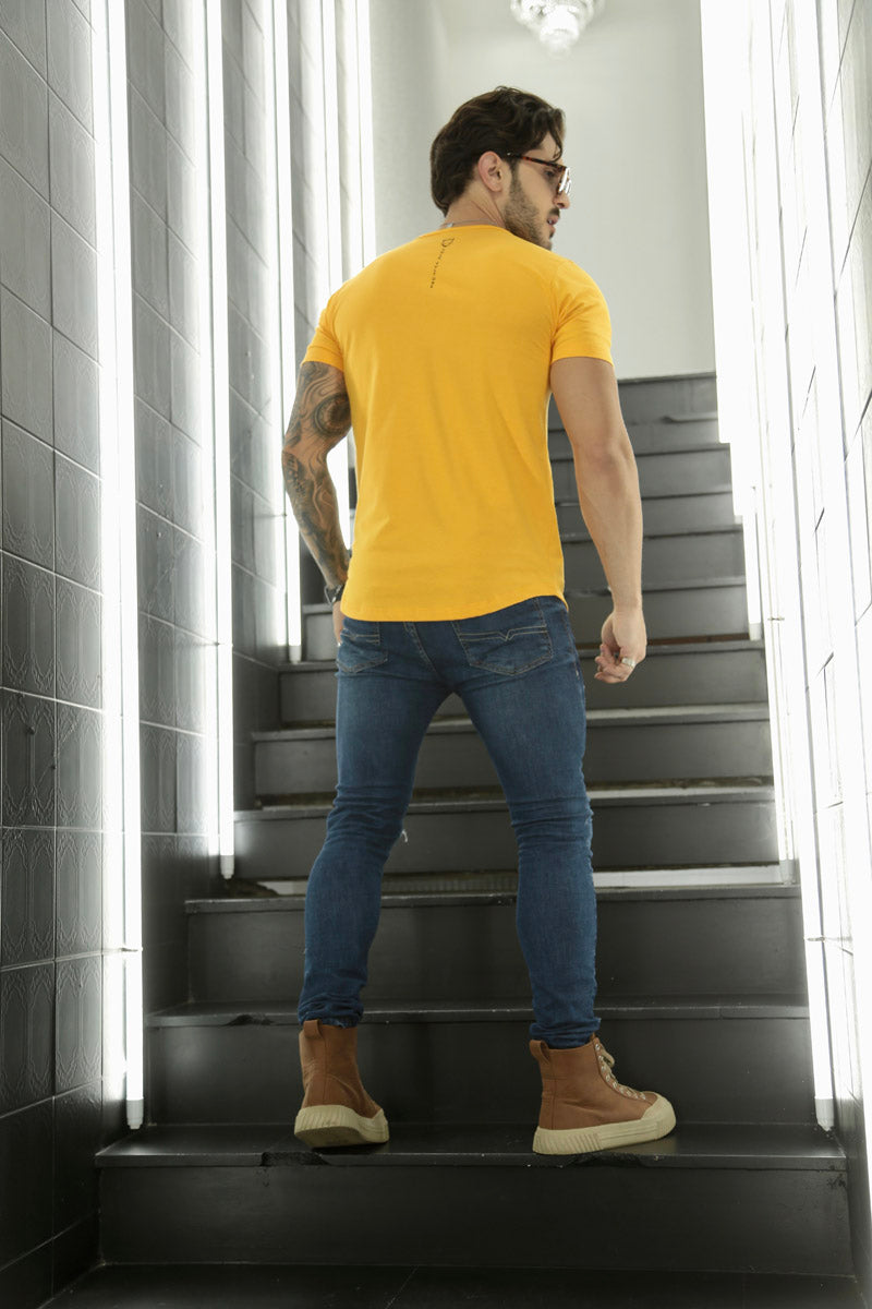 Camiseta Long Line Volk Culture Amarelo