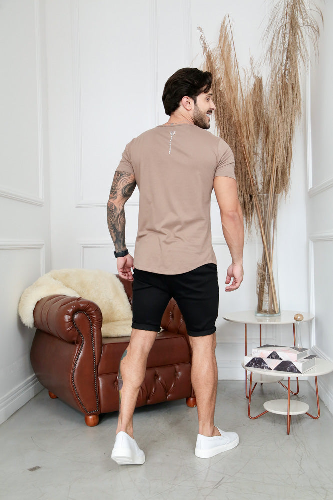 Camiseta Long Line Volk Culture Marrom