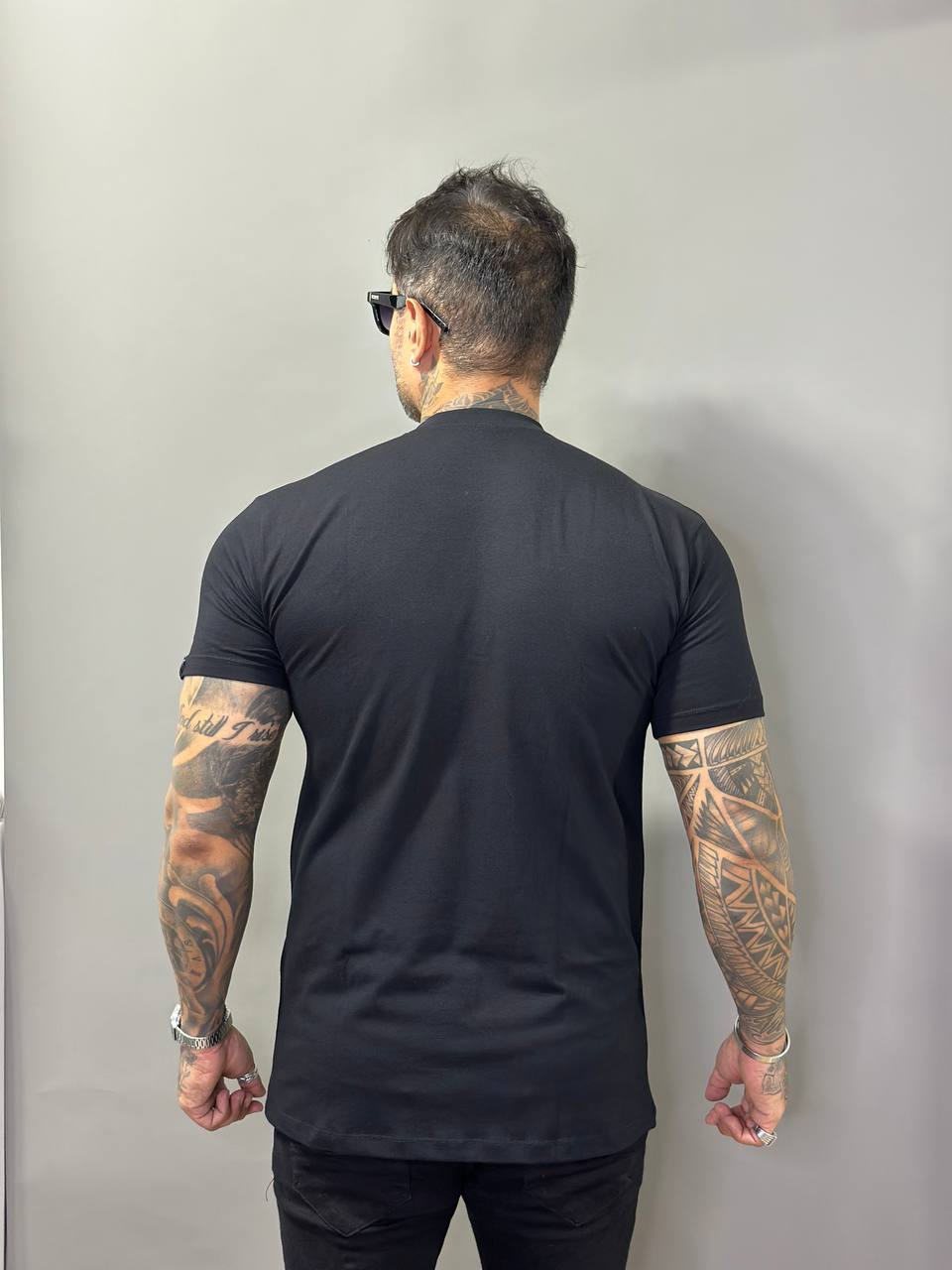 Camiseta Berlim Gola Média Cotton Preta Volk Culture