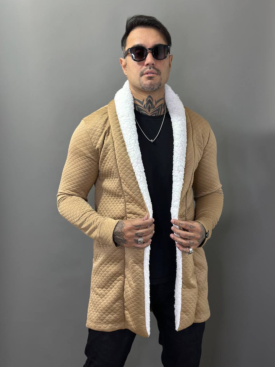 Sobretudo Everest Matelacê Caramelo com Gola Sherpa