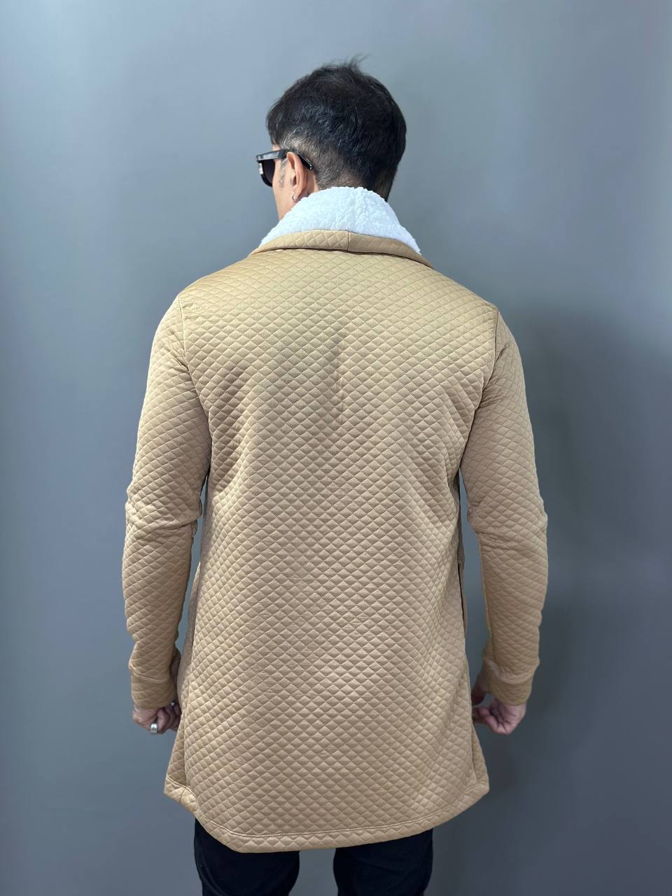 Sobretudo Everest Matelacê Caramelo com Gola Sherpa