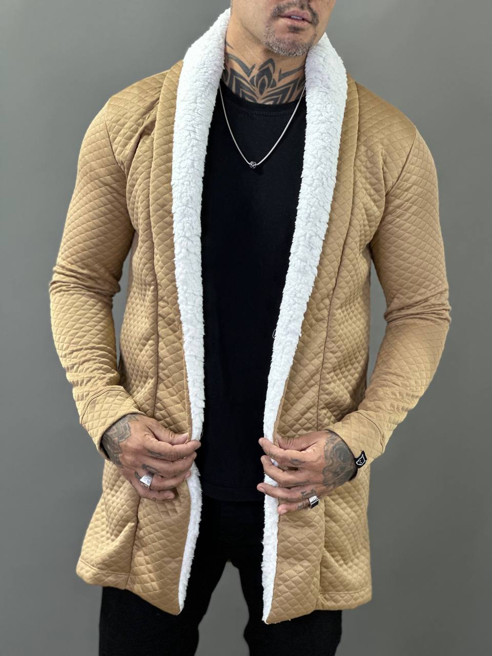 Sobretudo Everest Matelacê Caramelo com Gola Sherpa