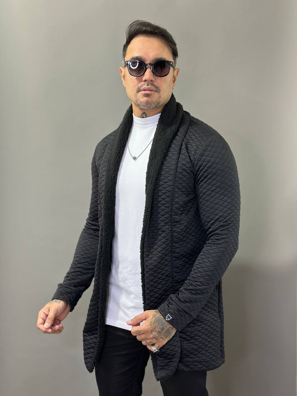 Sobretudo Everest Matelacê Preto com Gola Sherpa Preta