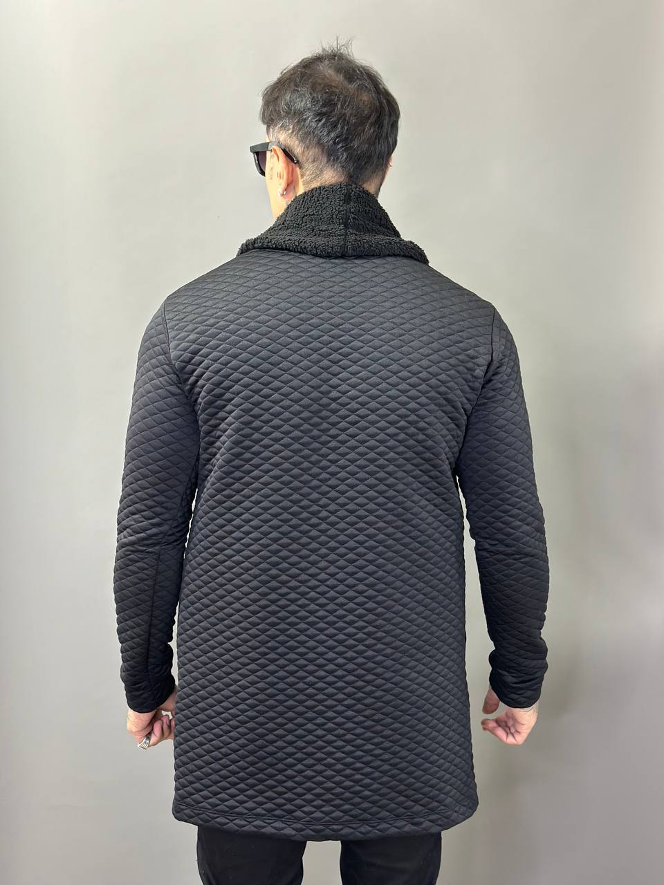 Sobretudo Everest Matelacê Preto com Gola Sherpa Preta