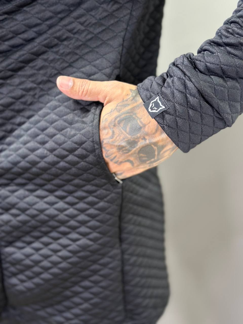 Sobretudo Everest Matelacê Preto com Gola Sherpa Preta