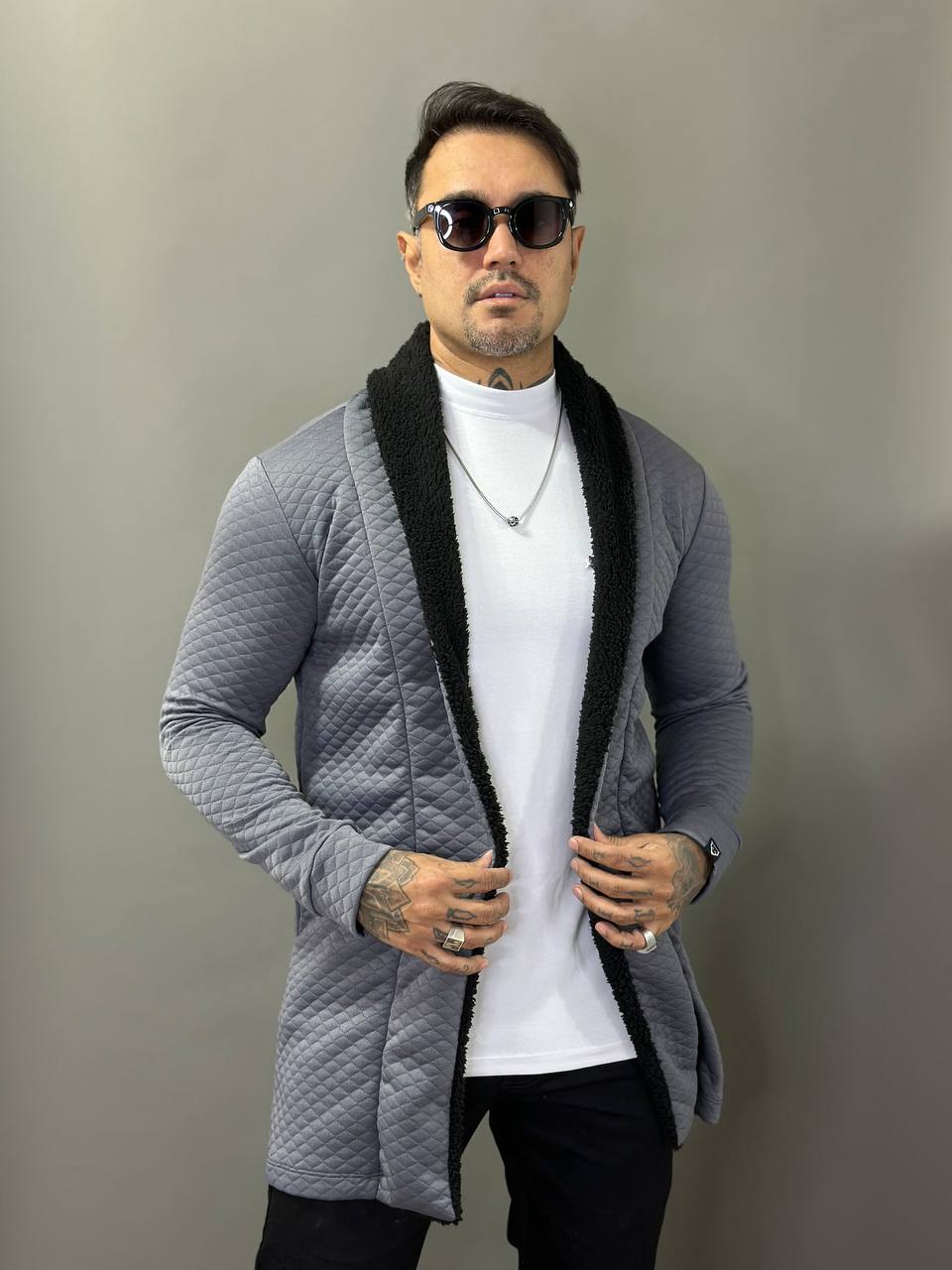 Sobretudo Everest Matelacê Cinza com Gola Sherpa