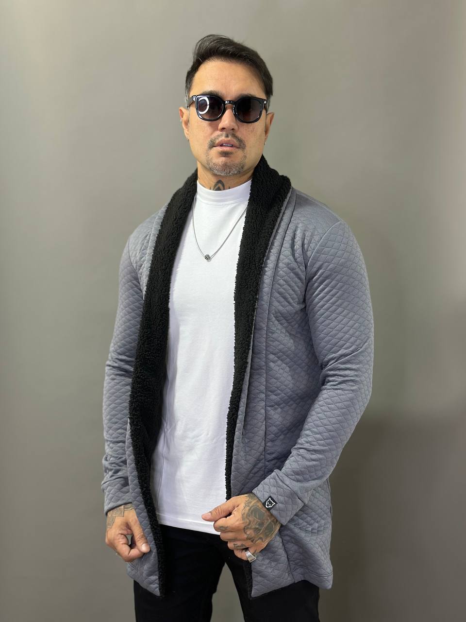 Sobretudo Everest Matelacê Cinza com Gola Sherpa