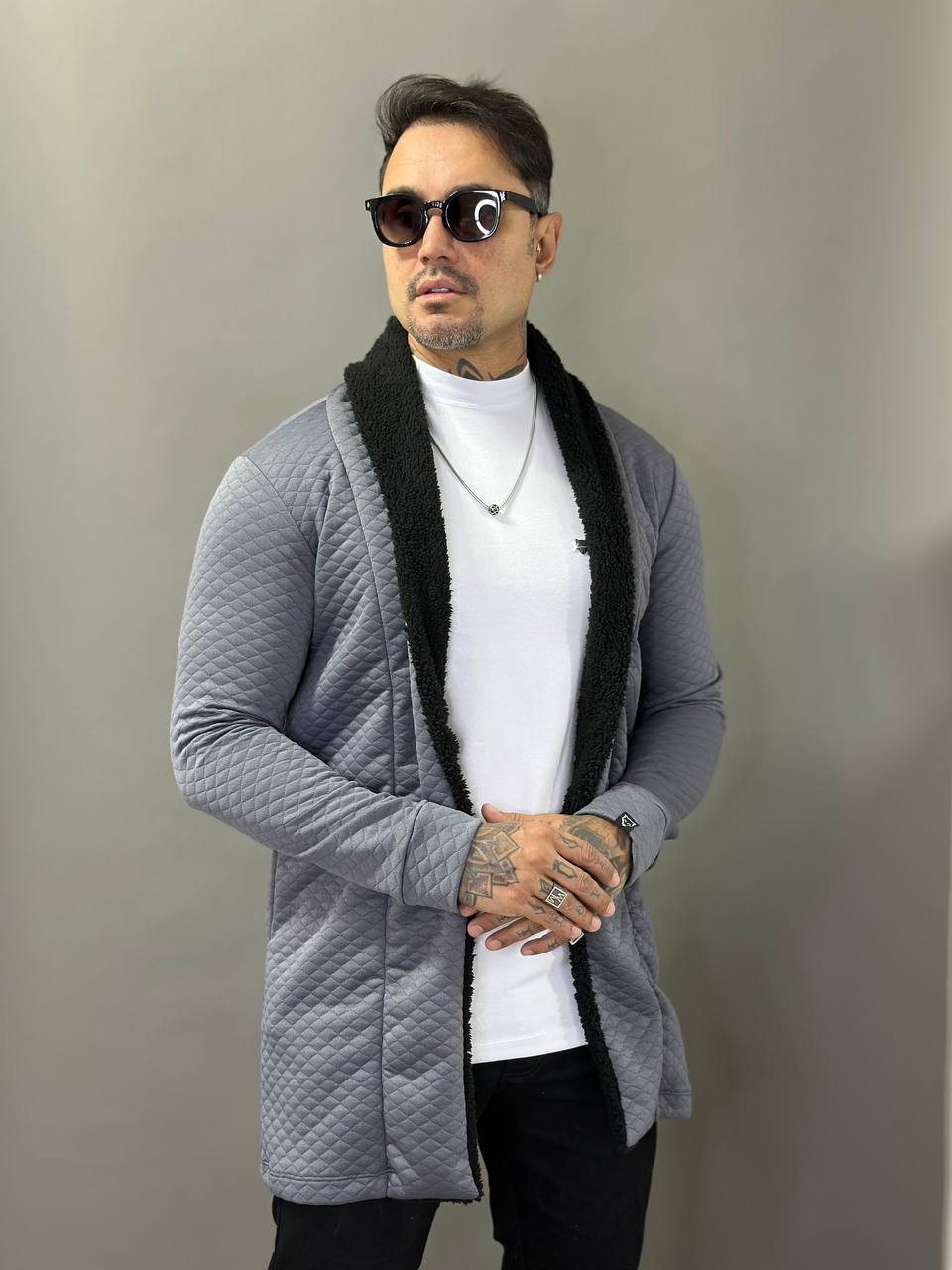 Sobretudo Everest Matelacê Cinza com Gola Sherpa