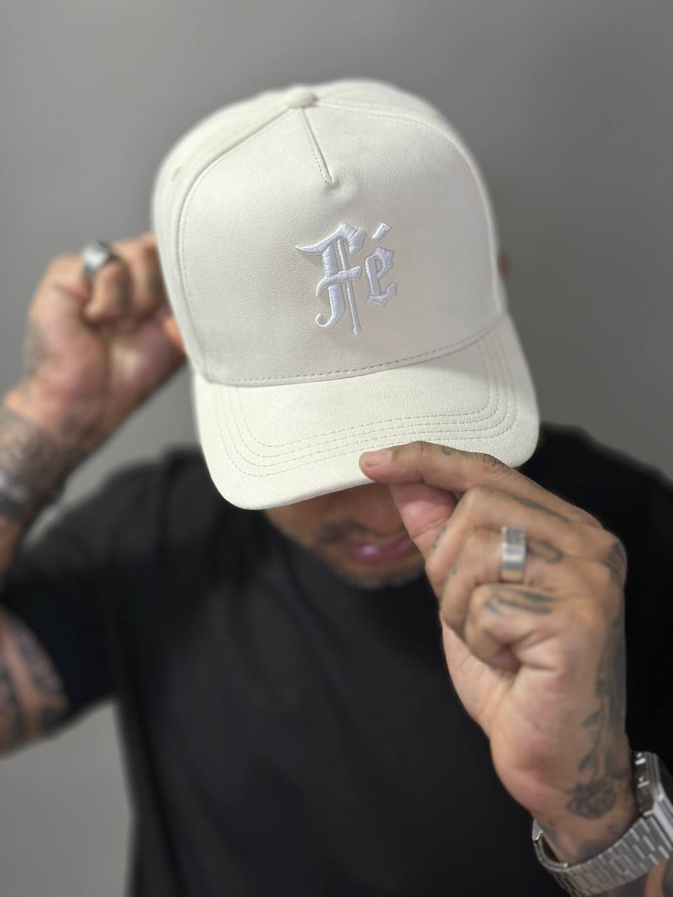 Boné Volk Culture Bege Fé Aba Curva Bordado em Alto Relevo