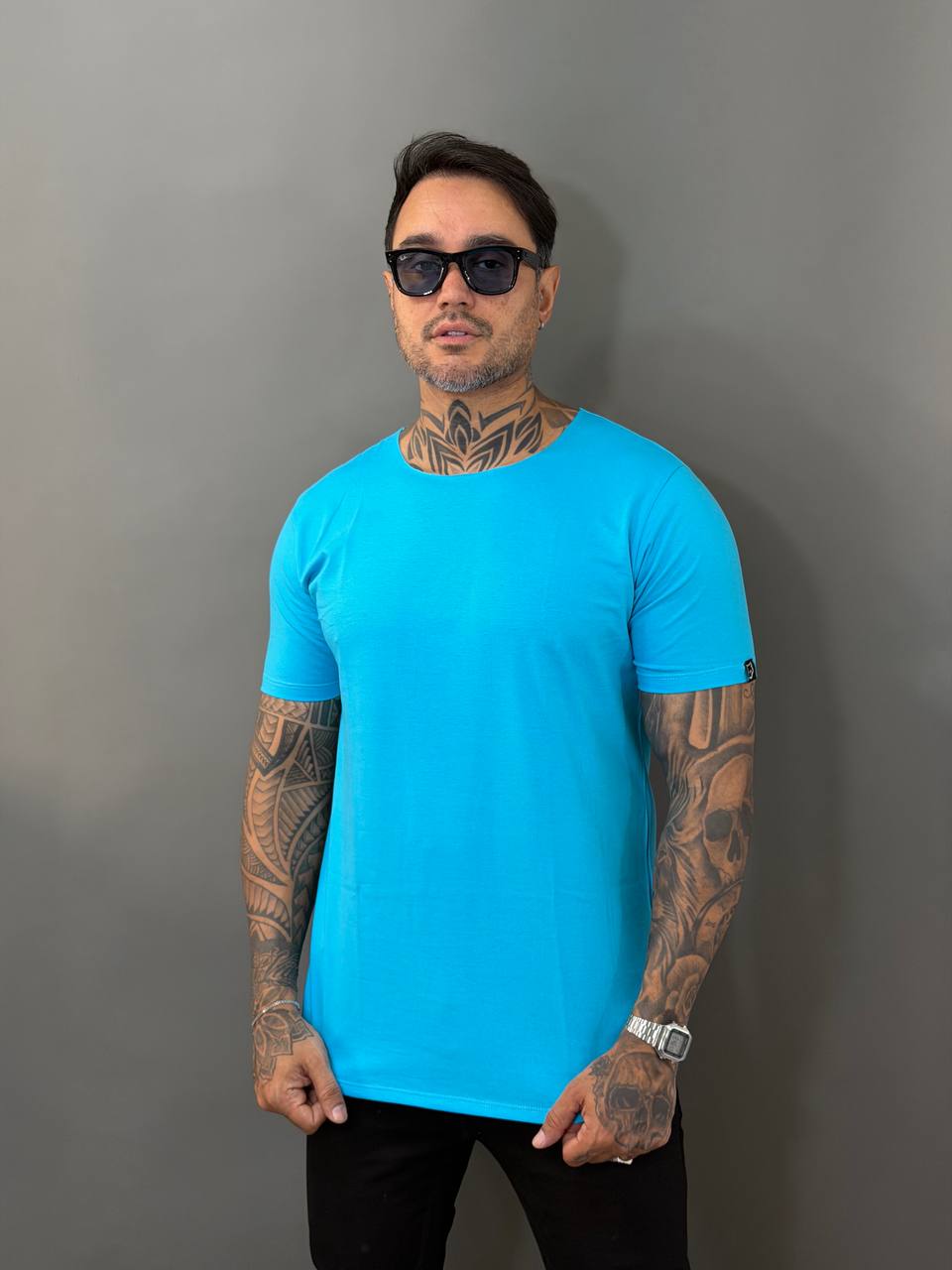 Camiseta Long Line Volk Culture Azul Piscina Gola Canoa - Harpia Moda Masculina