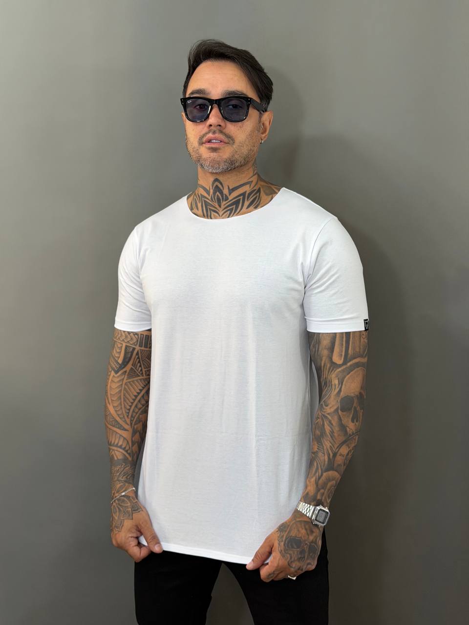 Camiseta Long Line Volk Culture Branco Gola Canoa - Harpia Moda Masculina