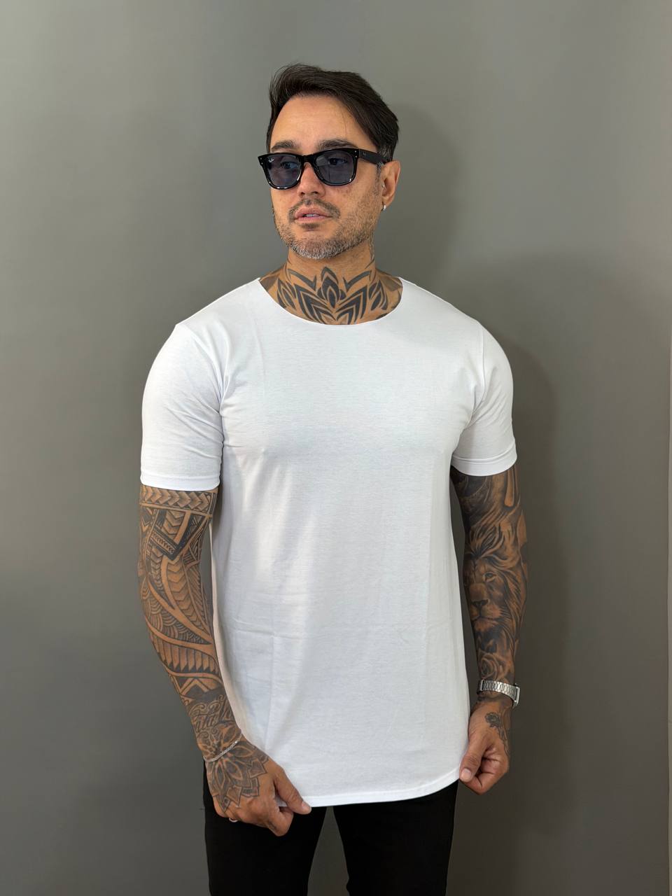 Camiseta Long Line Volk Culture Branco Gola Canoa - Harpia Moda Masculina