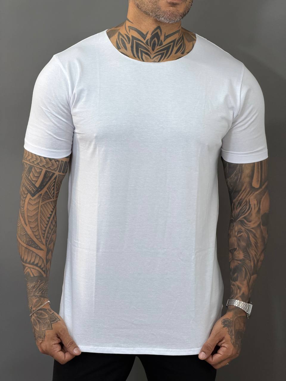 Camiseta Long Line Volk Culture Branco Gola Canoa - Harpia Moda Masculina