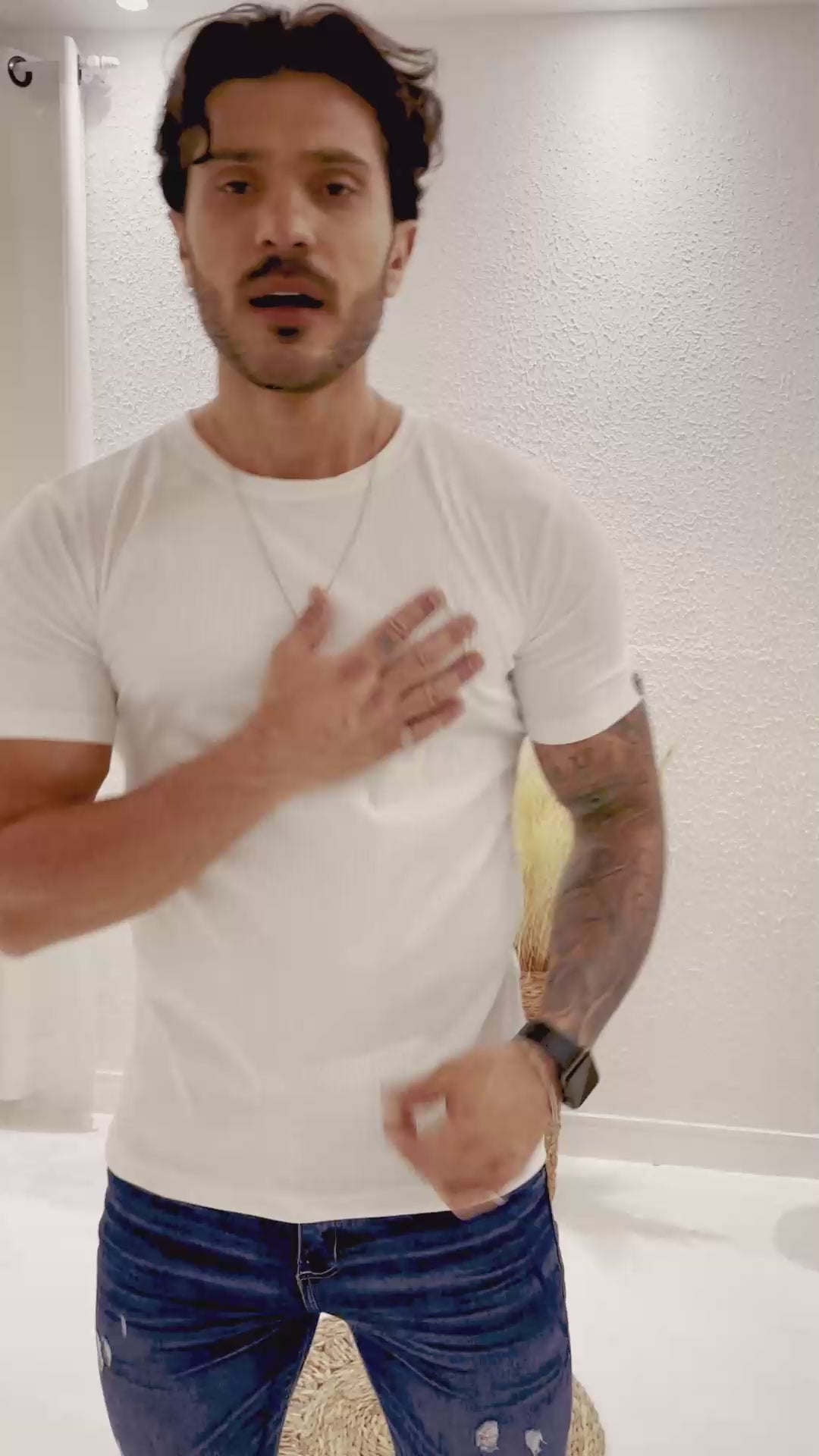 Camiseta Canelada Branca Logo Metal Volk Culture Supreme